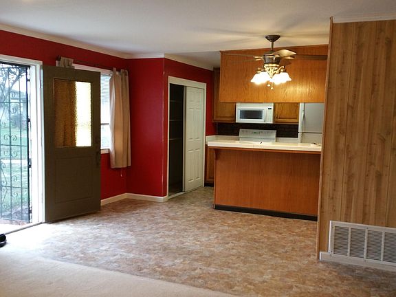 5th image of 2126 Swan Ct APT 1