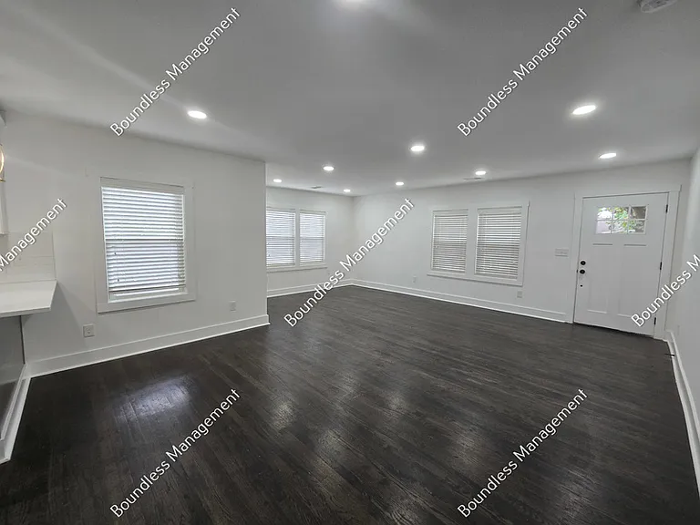 1064 Westmoor Dr NW — Photo 4