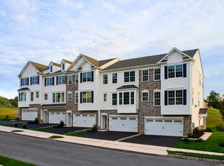 327 Flintrock Ct, Collegeville, PA 19426