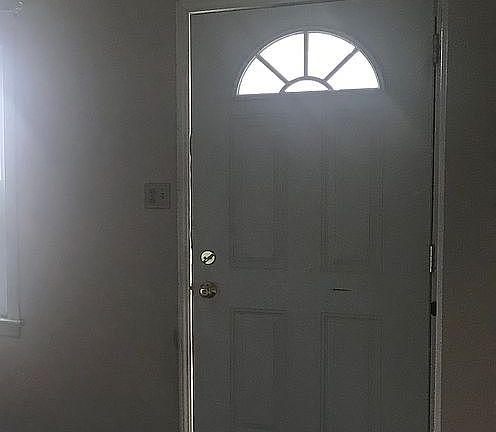 5th image of 934 Sells Ave