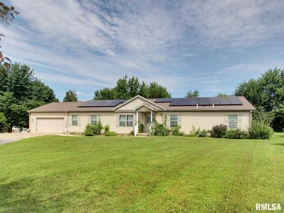 4 Orchard Dr, Barry, IL, 62312