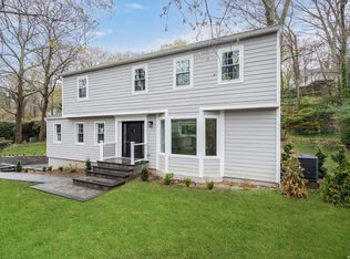 54 Turkey Ln, Cold Spring Harbor, NY 11724
