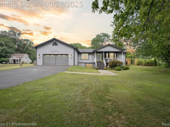 5455 Westview Rd, Clarkston, MI 48346