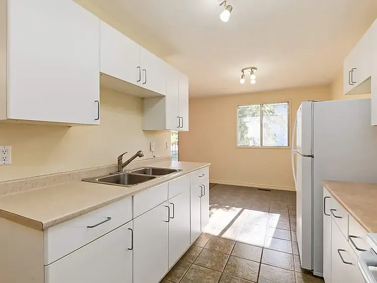 130 Mount Pleasant Dr #1 — Photo 15