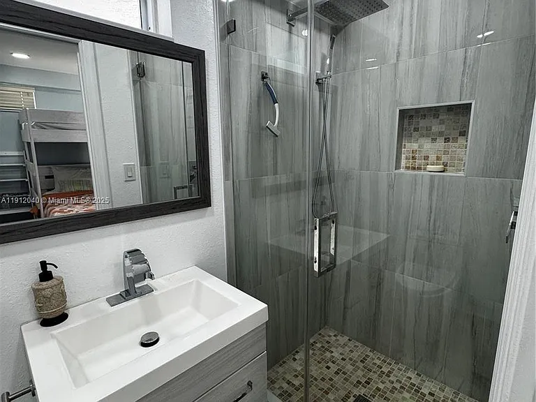 228 Orchid St — Photo 30