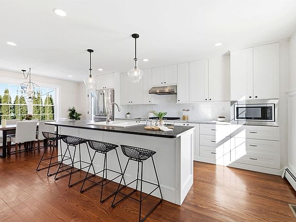 2nd image of 1 Stratford Rd