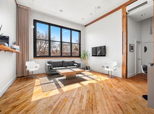 160 Berry St APT 2, Brooklyn, NY 11249