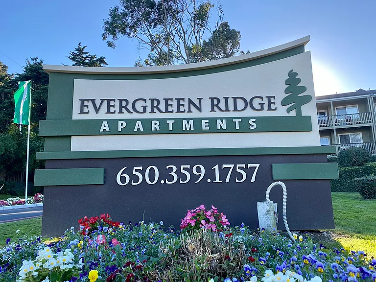 Evergreen Ridge Apartments — Photo 1