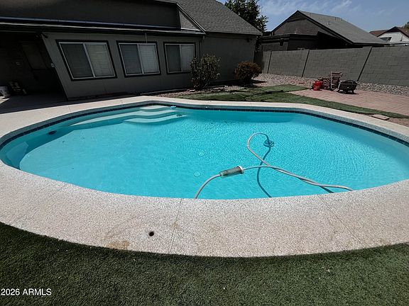 4th image of 5922 W HEARN Road