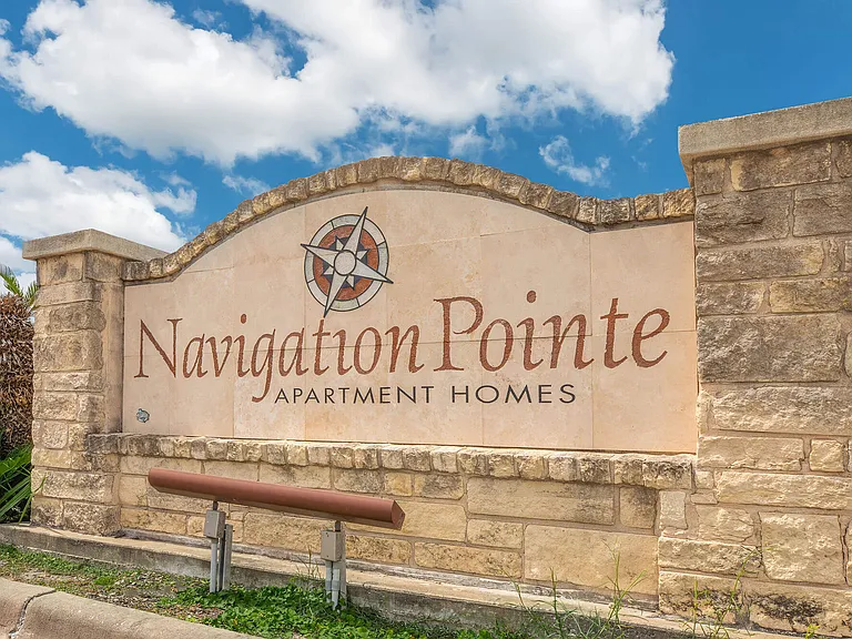 Navigation Pointe — Photo 12