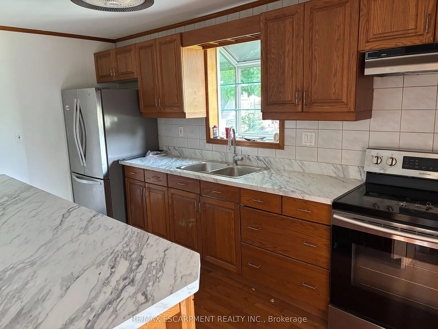 3 bed, $1,995 — Photo 3