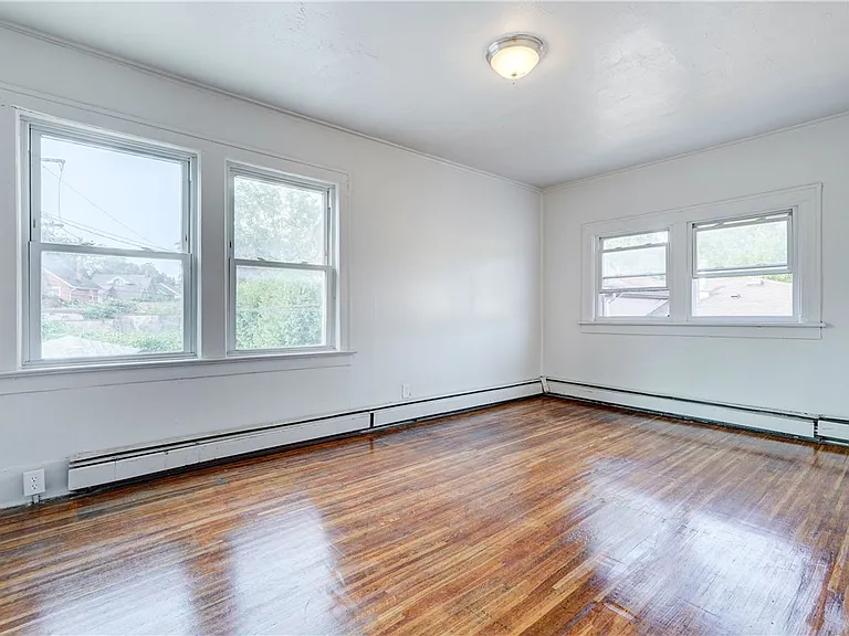 2247 Clifford Ave #UP — Photo 8