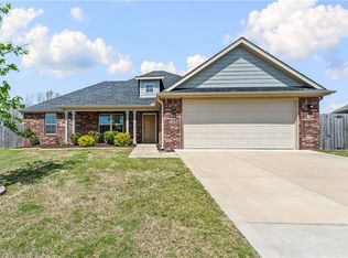 1052 Hickory Meadows Ave, Springdale, AR 72762