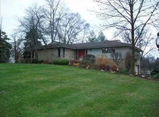 155 Shorewood Dr, Valparaiso, IN 46385