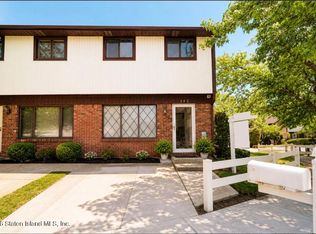145 Rolling Hl, Green Staten Island, NY 10312