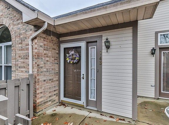 2nd image of 143 Canterbury Ct