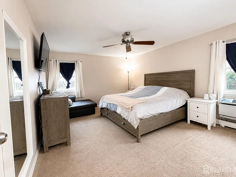 24 Woodedge Ave #4 — Photo 9