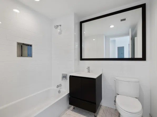 22-44 Jackson Avenue image 7 of 31