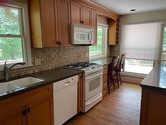 5th image of 6325 Fair Valley Dr