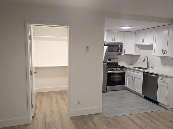4th image of 1925 Palmerston Pl #7