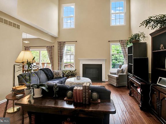 2nd image of 107 Castle Dr
