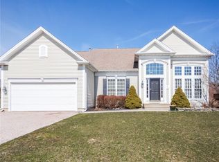 36 Schooner Cove Ln, Narragansett, RI 02882