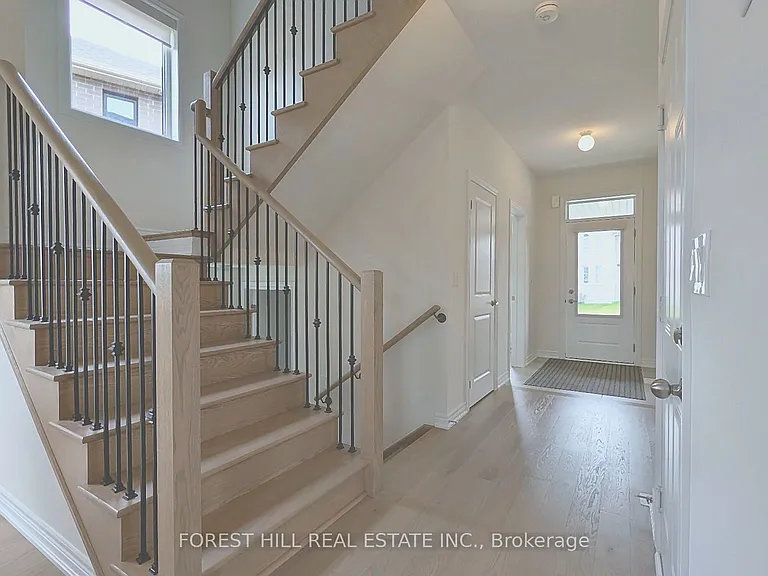 1362 Davis Loop — Photo 3