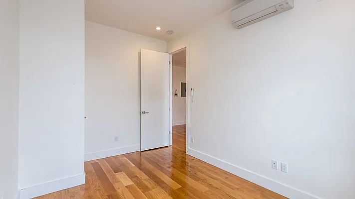Rented by Nooklyn NYC LLC | media 27