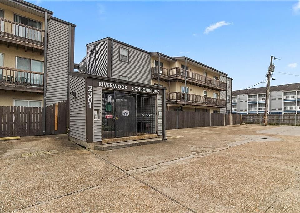 1st image of 2301 Edenborn Ave APT 401