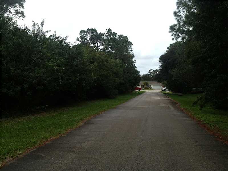 2nd image of 582 Breakwater Ter