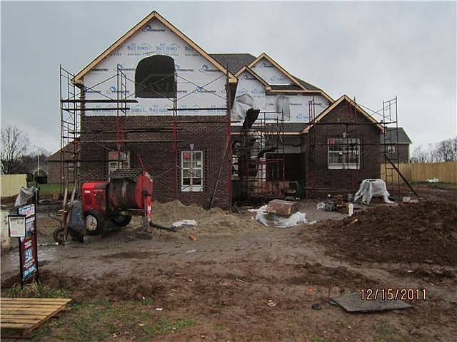 1st image of 180 Plantation Dr