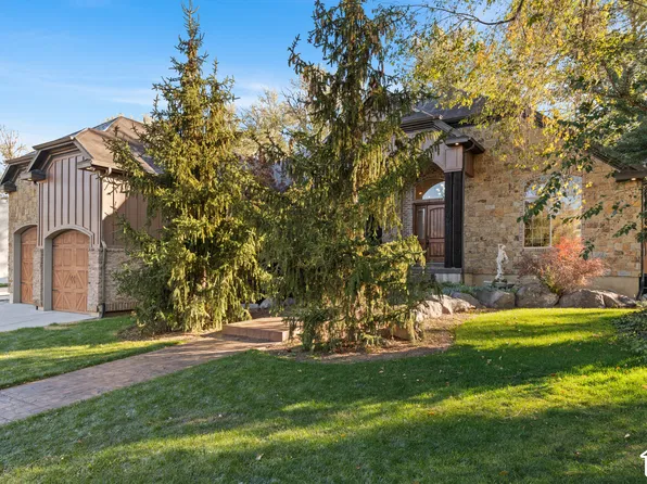 10637 S Crescent Bend Dr, Sandy, UT 84070
