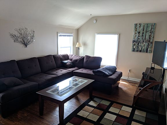 5th image of 140 Rossiter Rd #Up