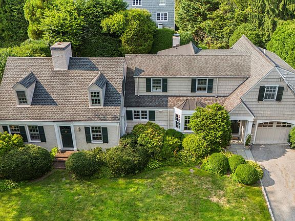 3rd image of 13 Hidden Brook Rd