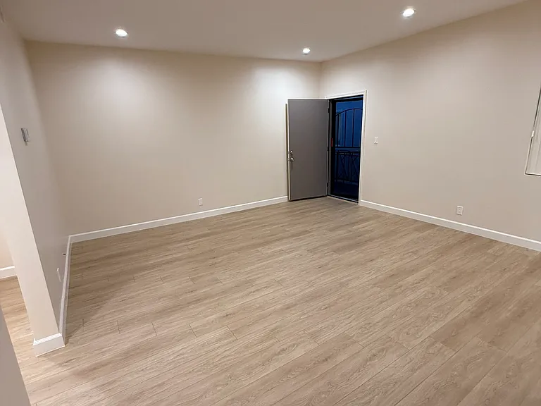 378 W Wilson Ave — Photo 7