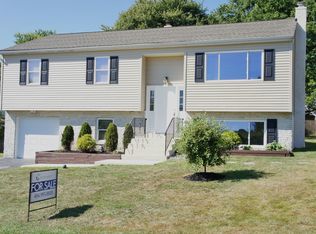 52 Connie Ln, Aston, PA 19014