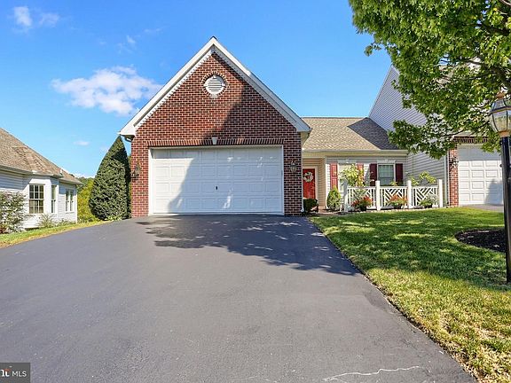 2nd image of 1119 Country Club Rd