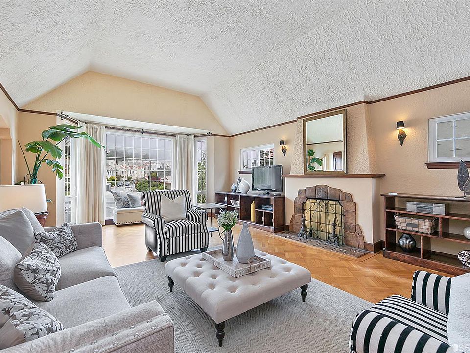 1st image of 260 Yerba Buena Ave
