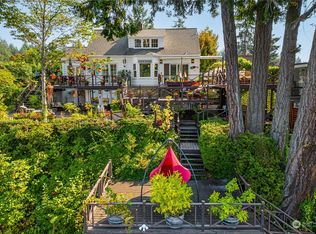 2111 Madrona Point Dr, Bremerton, WA 98312