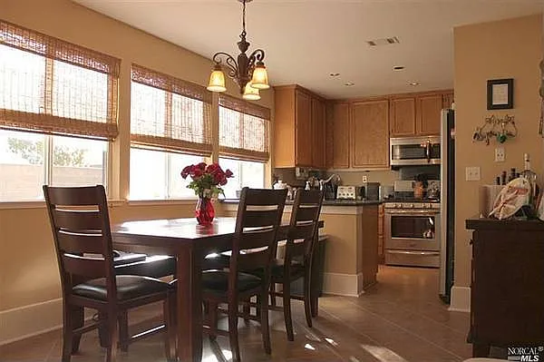 812 Syracuse Dr — Photo 4