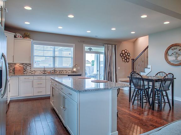 5th image of 1040 Blue Bell Way