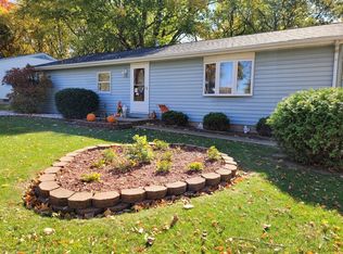 1001 Timber Dr, Mahomet, IL 61853