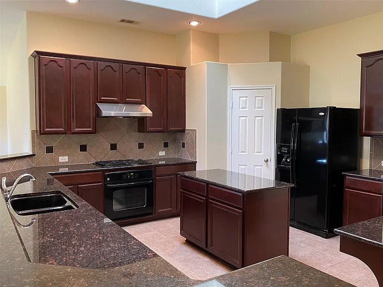 22055 Canyonwood Park Ln — Photo 5
