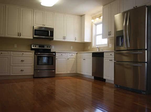 2nd image of 222 Hemlock Dr