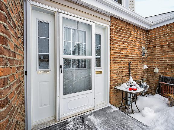 3rd image of 79 Grandview Rdg