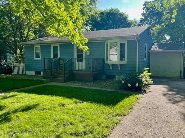 1107 Gary Ave, Spirit Lake, IA 51360