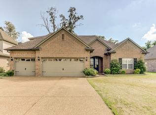 220 Running Brook Ln, Oakland, TN 38060