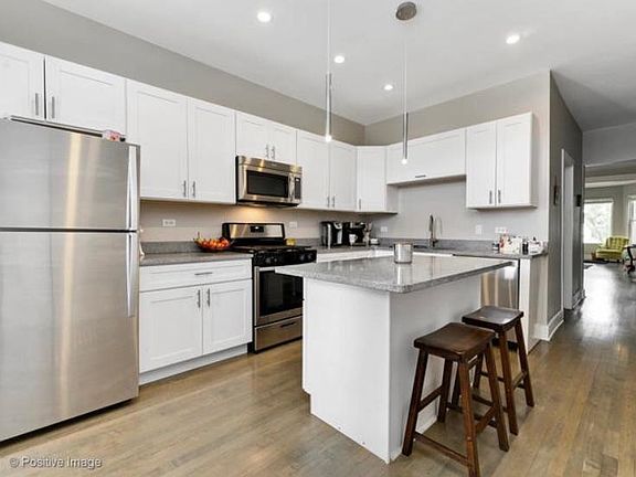 5th image of 1923 N Lawndale Ave #2