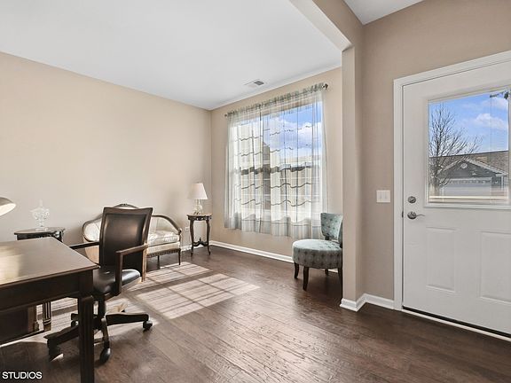 5th image of 2852 Stoney Creek Dr