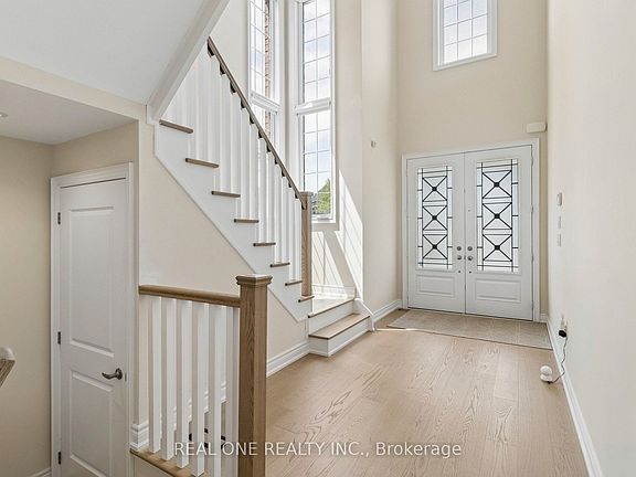 4th image of 19 Rivoli Dr
